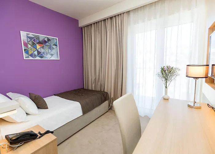 Hotel Crikvenica ホテル ツリクヴェニツァ