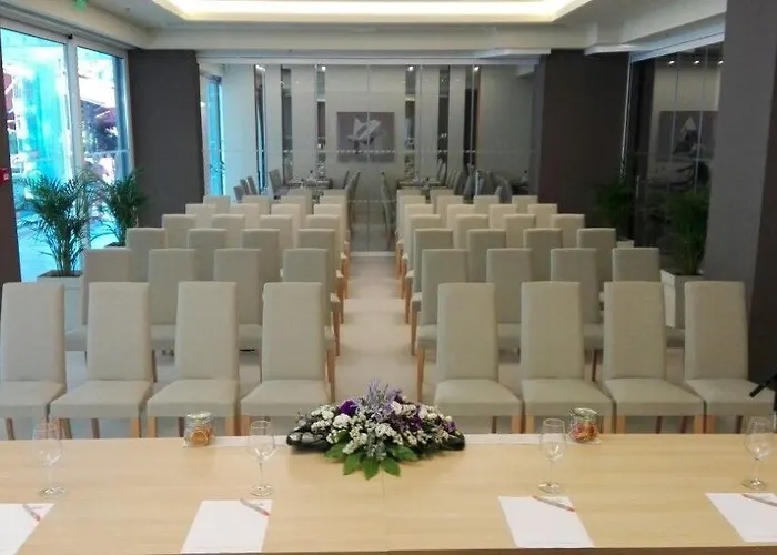 Hotel Crikvenica ホテル 4*