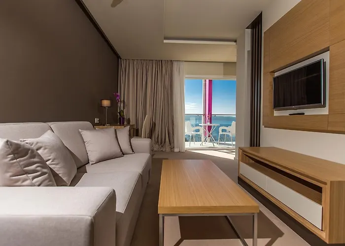 ホテル Hotel Crikvenica