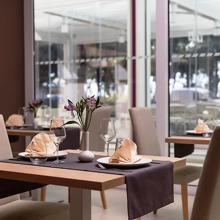Hotel Crikvenica Отель Цриквеница