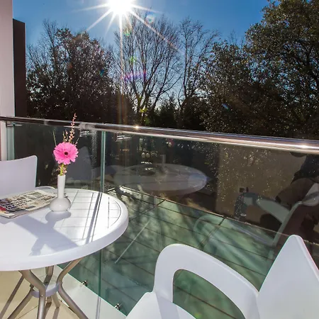 Hotel Crikvenica 4* 茨里克韦尼察