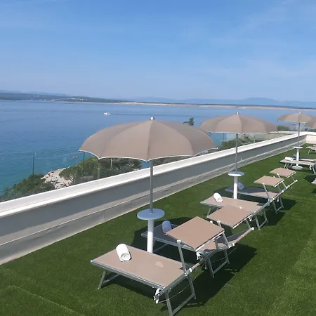 Hotel Crikvenica 4* 茨里克韦尼察